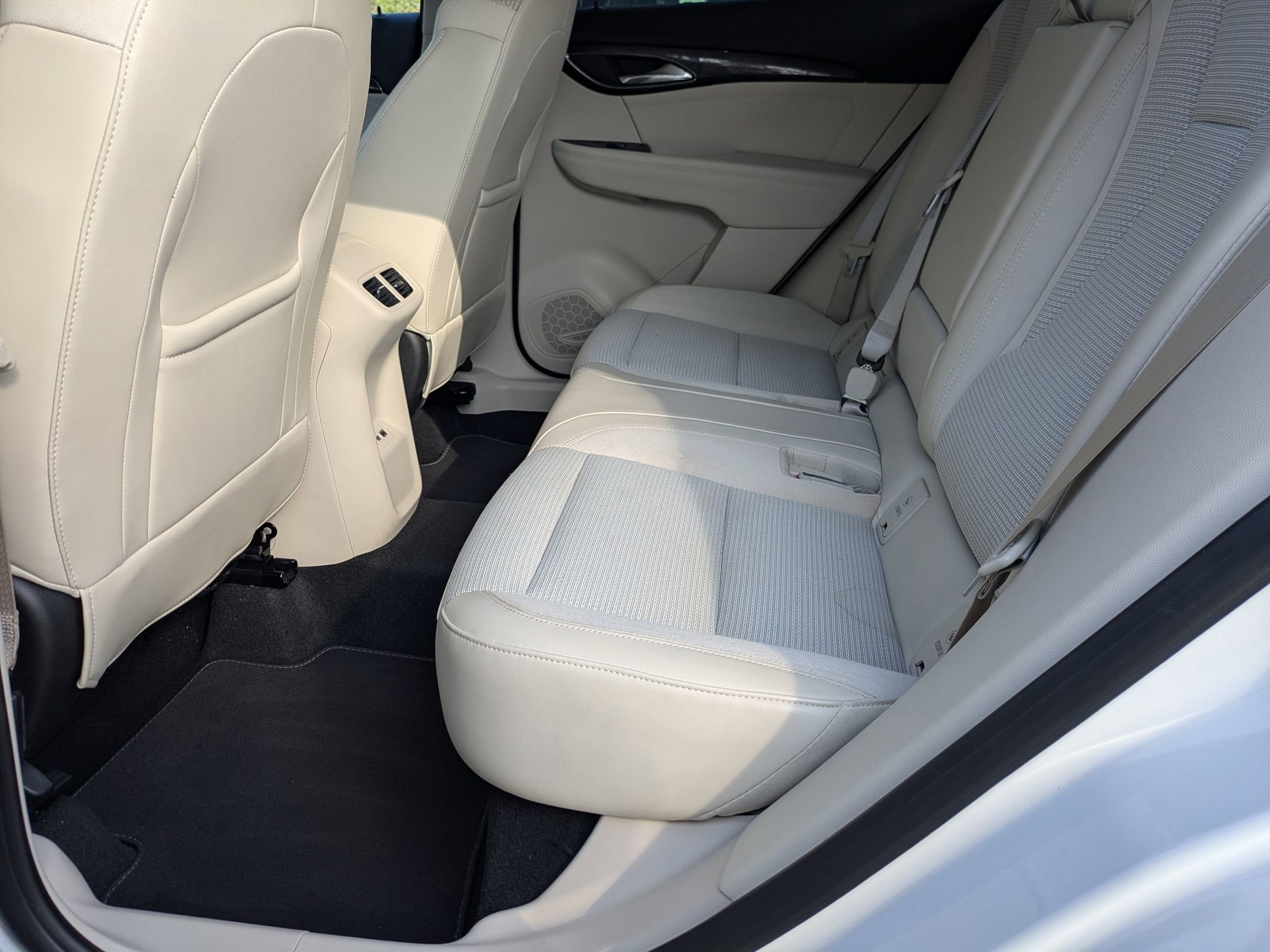 Used 2022 Buick Envision Preferred image 26