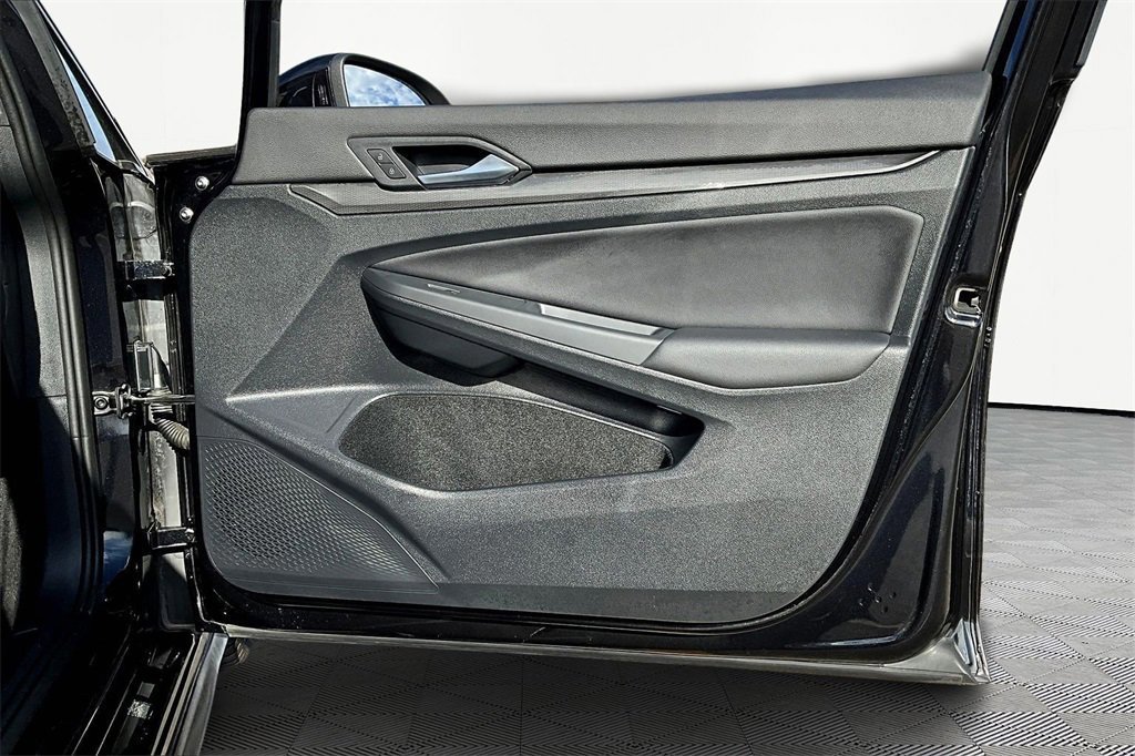 Used 2023 Volkswagen GTI SE image 24