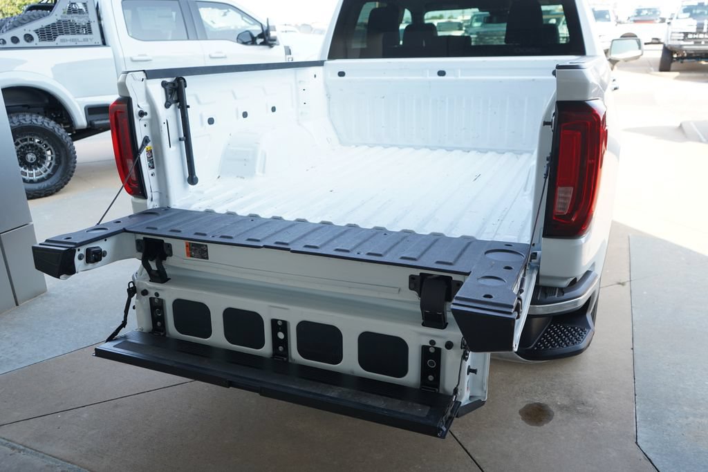 Used 2025 GMC Sierra 1500 SLT RWD image 17