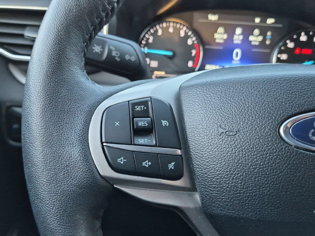 Certified 2024 Ford Explorer XLT w/ Equipment Group 202A AWD/4WD image 18