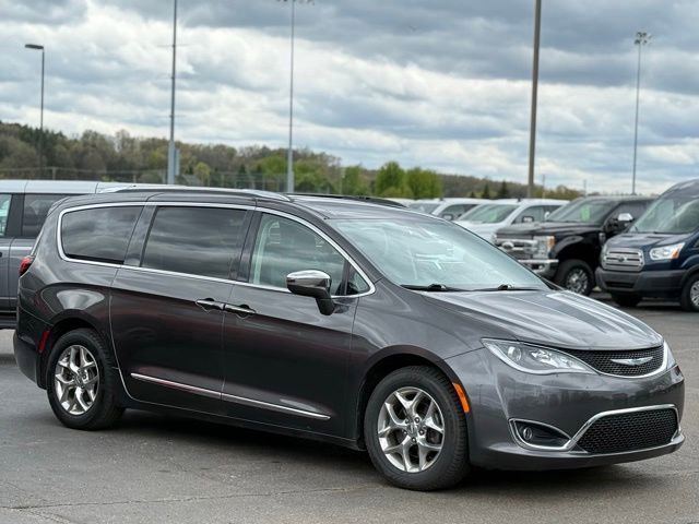 Used 2019 Chrysler Pacifica Limited FWD image 43