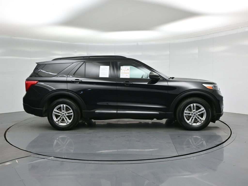 Certified 2022 Ford Explorer XLT image 28