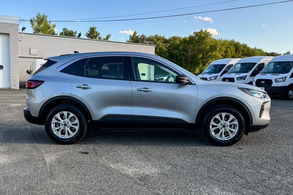Certified 2023 Ford Escape Active AWD/4WD image 2
