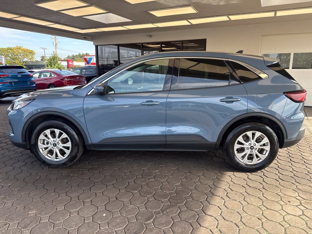 Certified 2024 Ford Escape Active w/ Tech Pack #2 AWD/4WD image 9