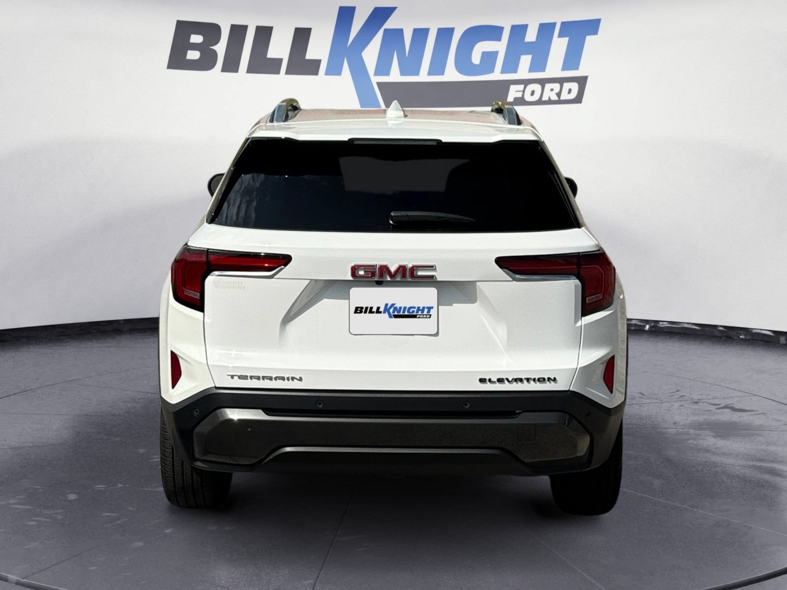 Used 2026 GMC Terrain Elevation w/ Elevation Premium Package FWD image 4