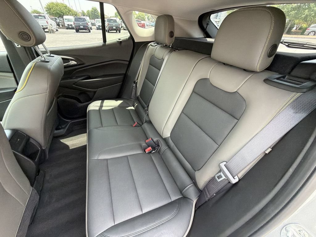 Used 2025 Chevrolet Trax ACTIV w/ Sunroof Package FWD image 24