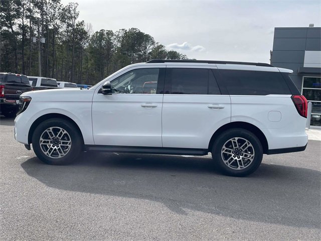 Certified 2025 Ford Expedition Active image 2