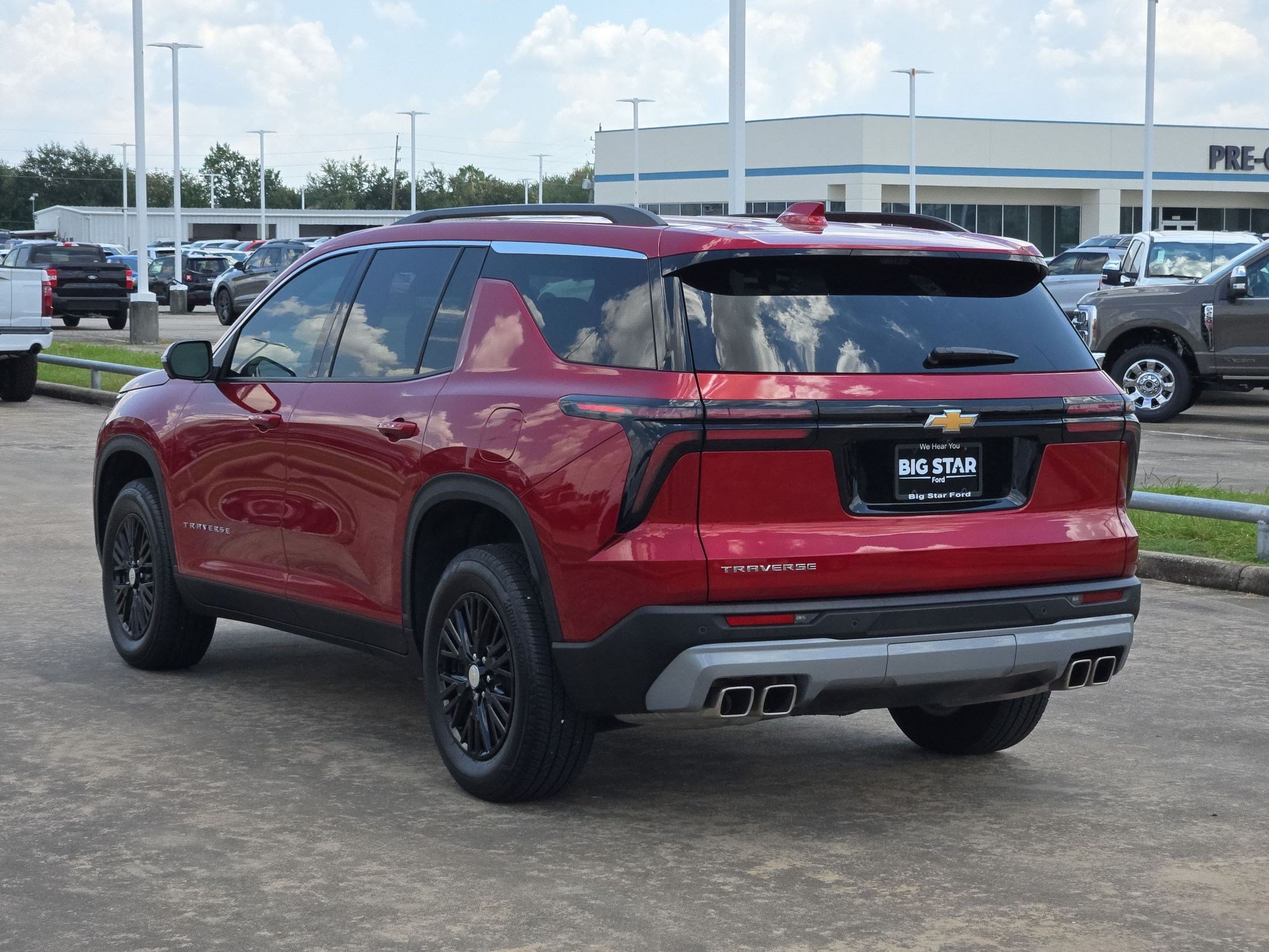 Used 2026 Chevrolet Traverse LT w/ Driver Confidence Package FWD image 7