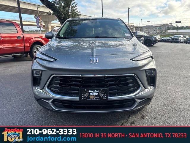 Used 2025 Buick Encore GX Preferred FWD image 2