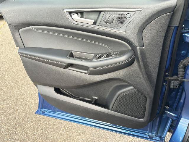 Certified 2022 Ford Edge Titanium AWD/4WD image 30
