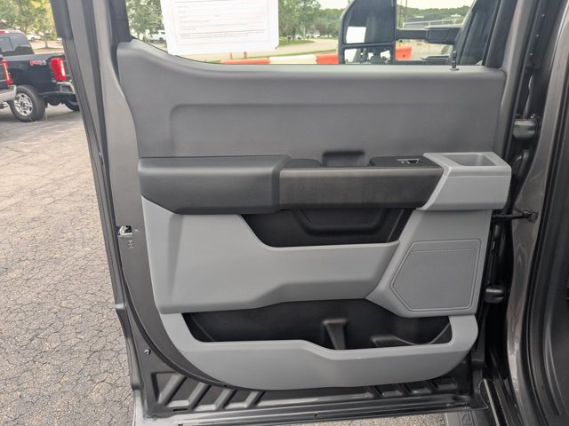 Certified 2025 Ford F350 XL w/ XL Driver Assist Package AWD/4WD image 26