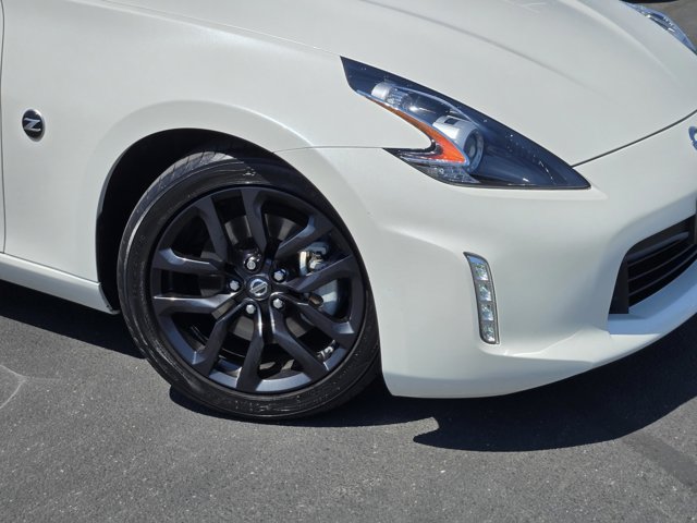 Used 2020 Nissan 370Z Coupe RWD image 9