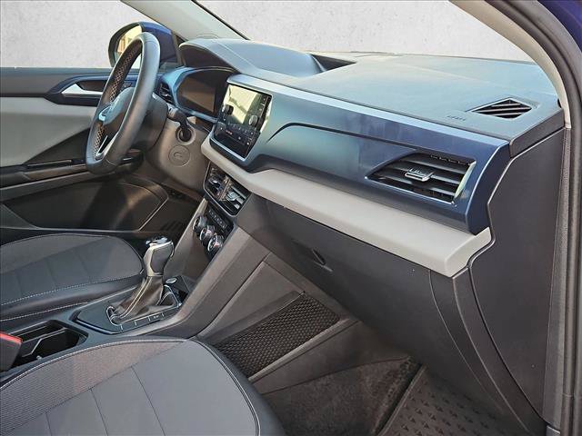 Used 2023 Volkswagen Taos SE FWD image 18