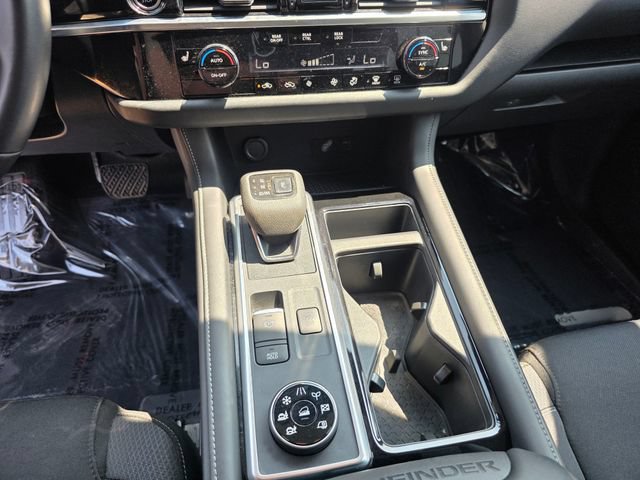 Used 2022 Nissan Pathfinder SV AWD/4WD image 21