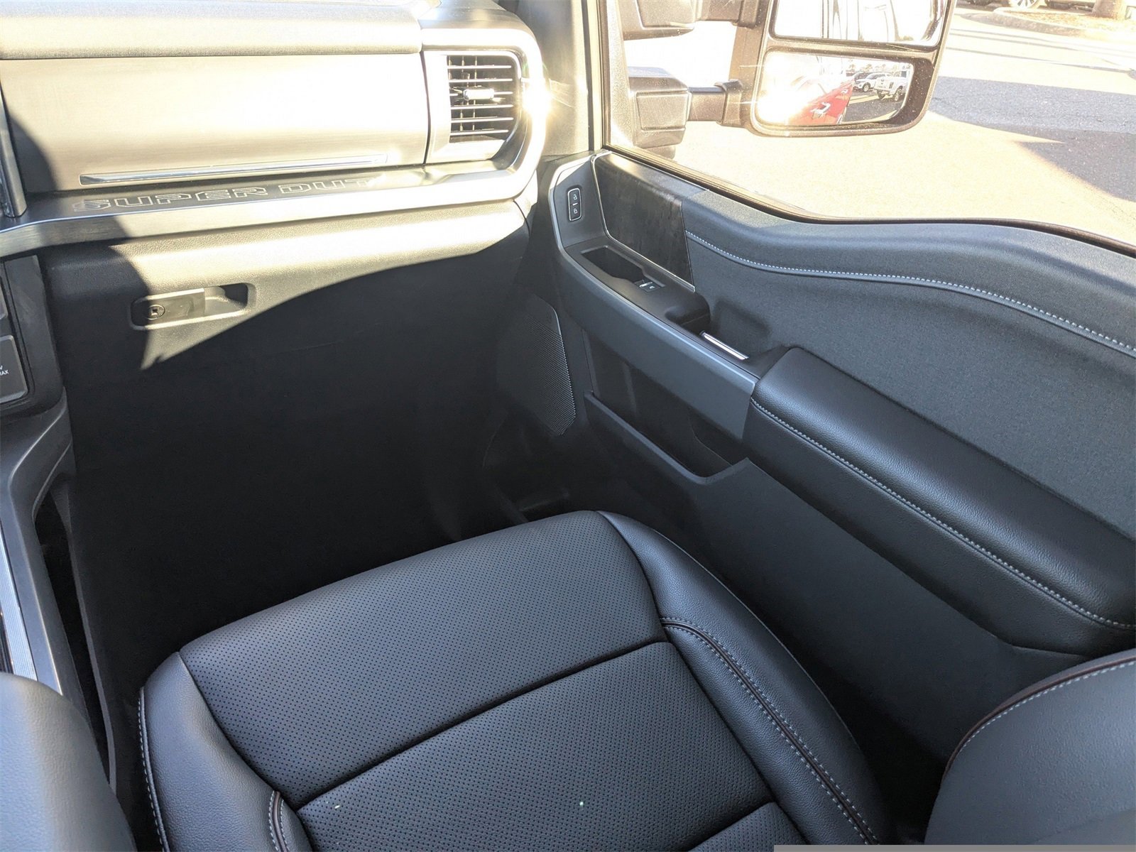 Certified 2024 Ford F250 Lariat w/ Chrome Package image 18