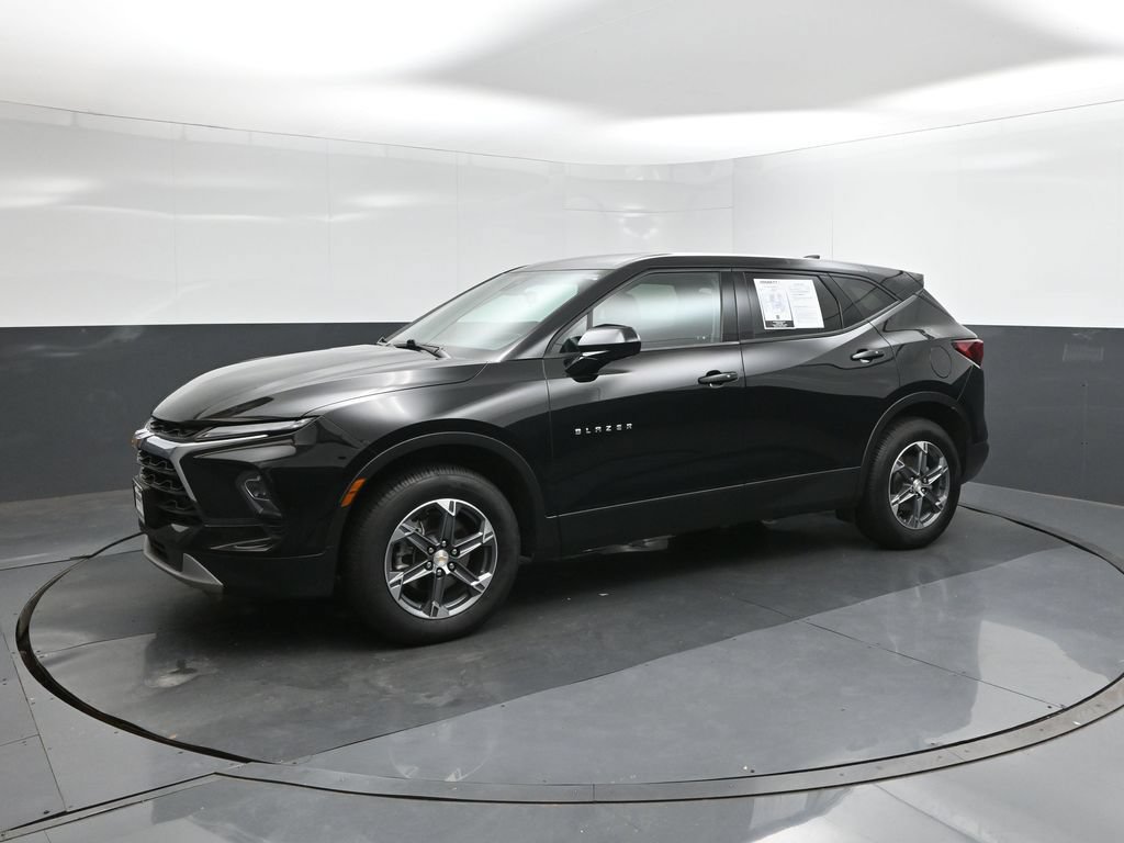 Used 2025 Chevrolet Blazer LT FWD image 29