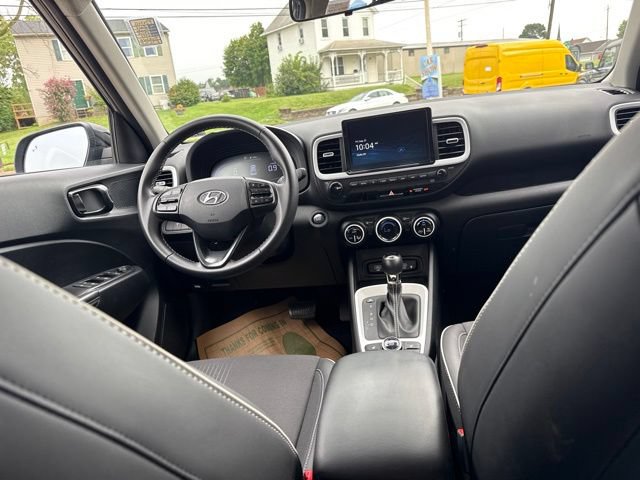 Used 2024 Hyundai Venue Limited FWD image 33