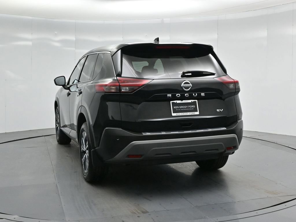 Used 2021 Nissan Rogue SV image 16