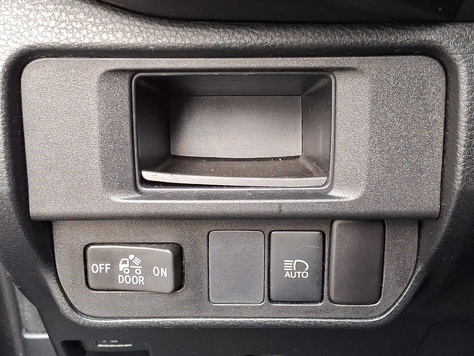 Used 2019 Toyota Tacoma SR image 26