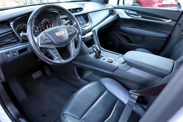 Used 2023 Cadillac XT5 Premium Luxury image 3