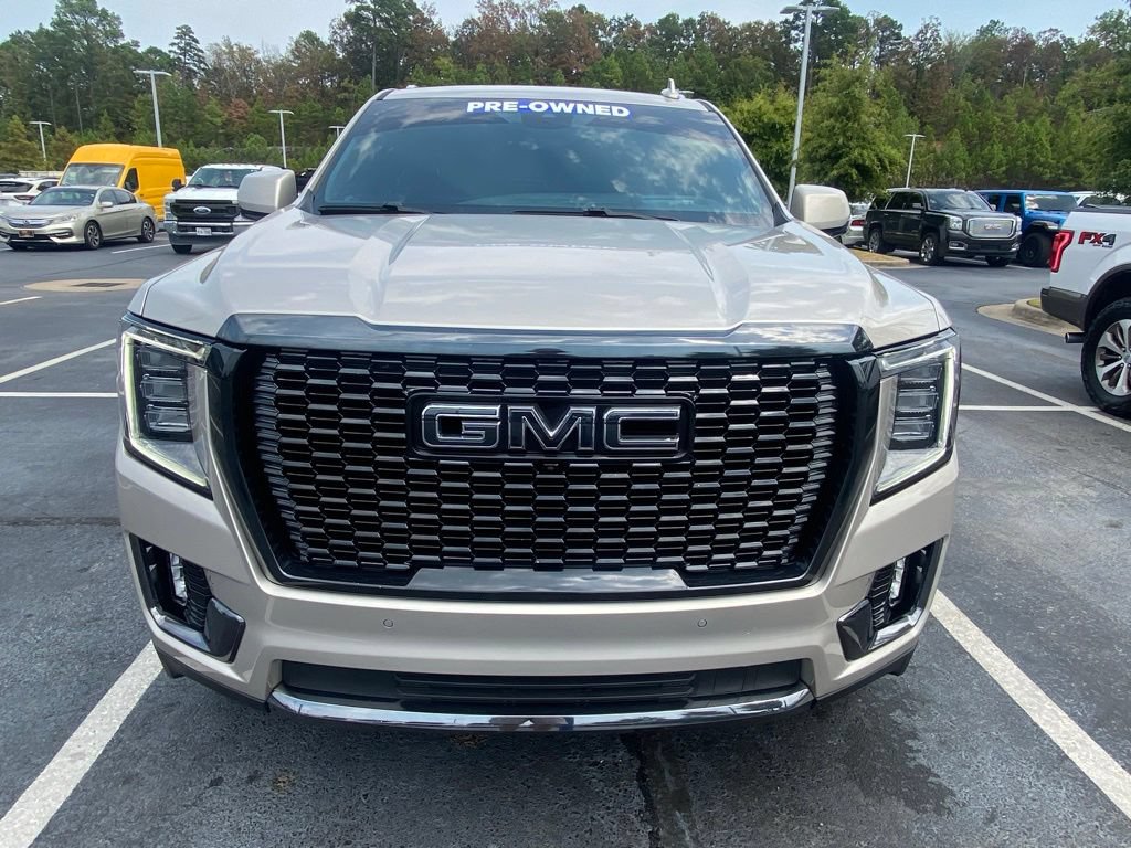 Used 2023 GMC Yukon XL Denali Ultimate AWD/4WD image 2
