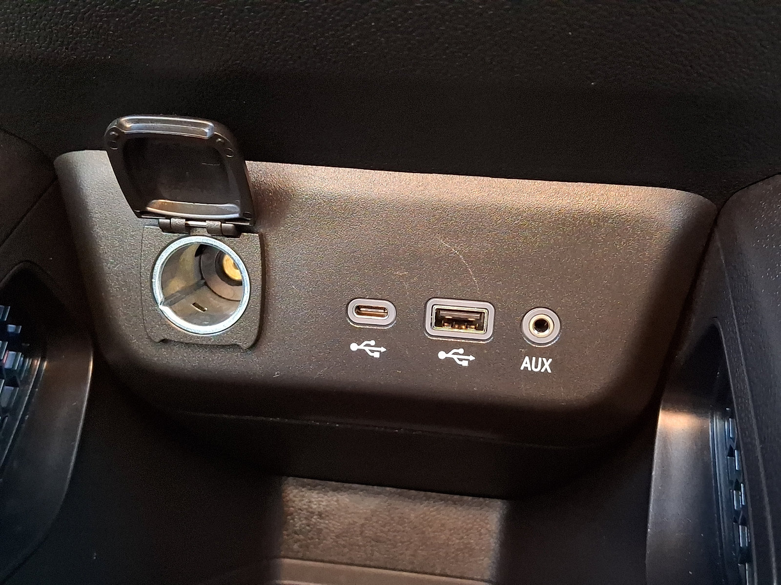 Used 2022 Chevrolet TrailBlazer RS w/ Sun and Liftgate Package AWD/4WD image 32