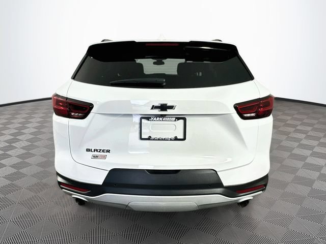 Used 2025 Chevrolet Blazer LT w/ Convenience Package FWD image 11