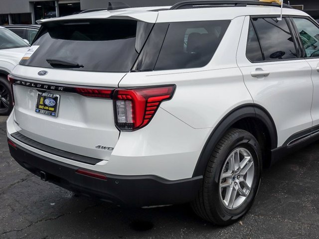 Certified 2025 Ford Explorer Active AWD/4WD image 9