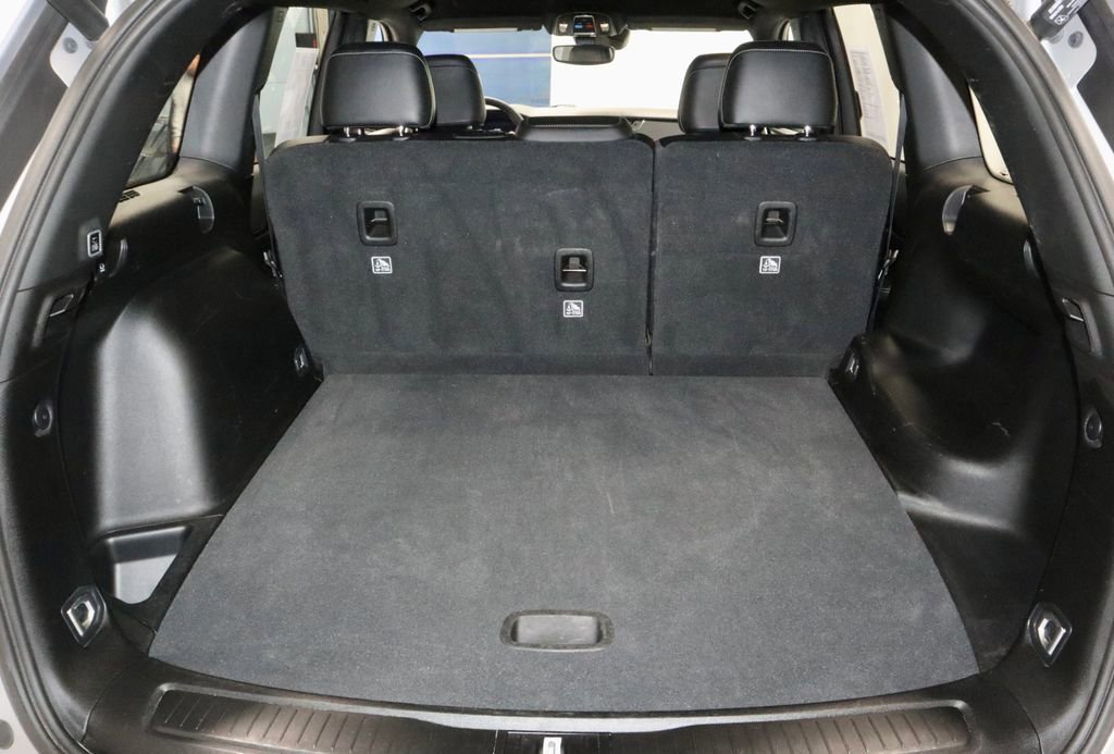 Used 2024 Jeep Grand Cherokee Altitude image 14