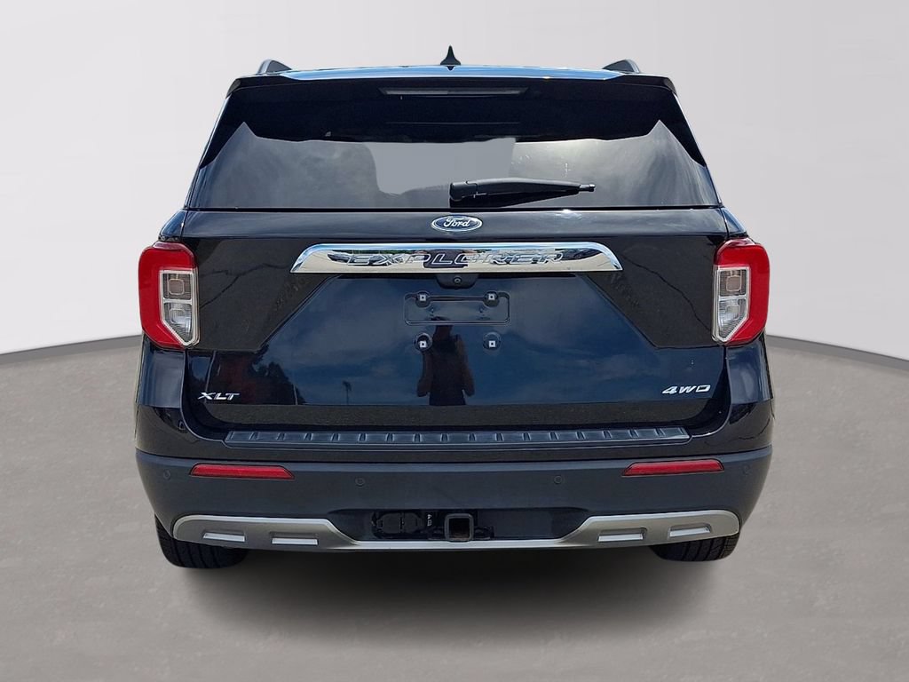 Certified 2022 Ford Explorer XLT w/ Equipment Group 202A AWD/4WD image 5