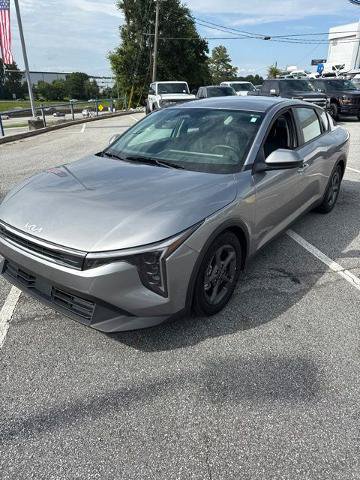Used 2025 Kia K4 FWD image 3
