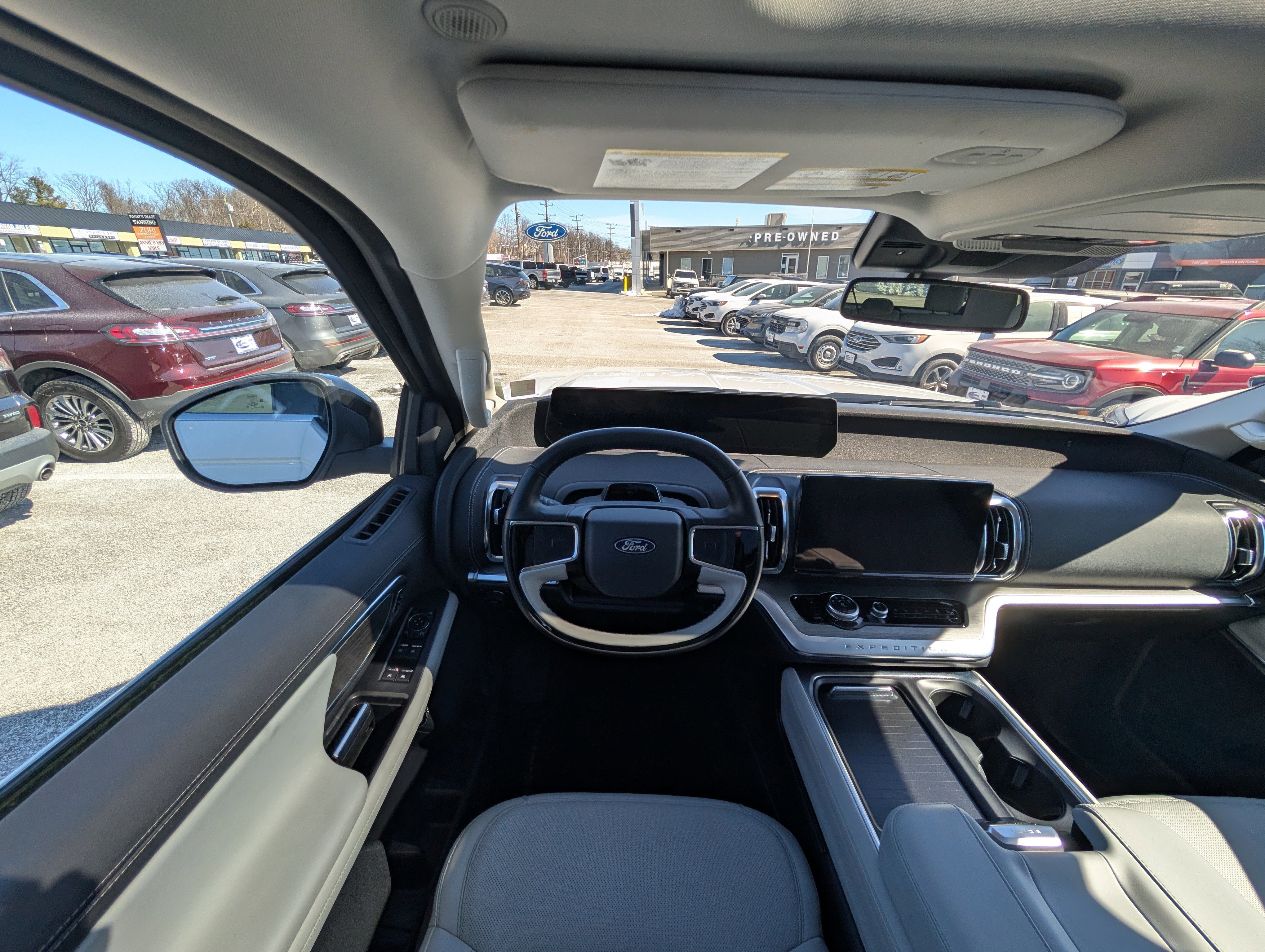 Certified 2025 Ford Expedition Platinum image 23