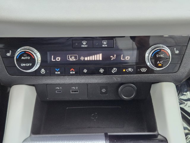 Used 2024 Mitsubishi Outlander SEL AWD/4WD image 18