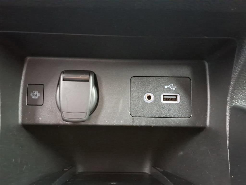 Used 2023 Nissan Versa SV image 12