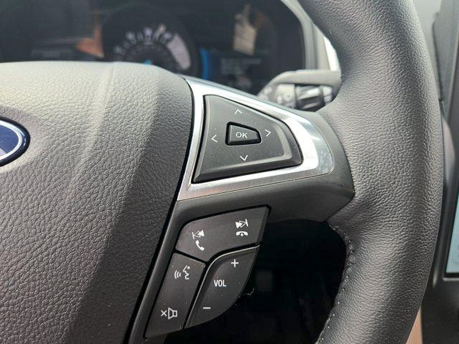 Certified 2024 Ford Edge SEL w/ Convenience Package AWD/4WD image 15