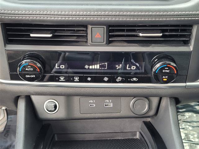 Used 2023 Nissan Rogue SV AWD/4WD image 25