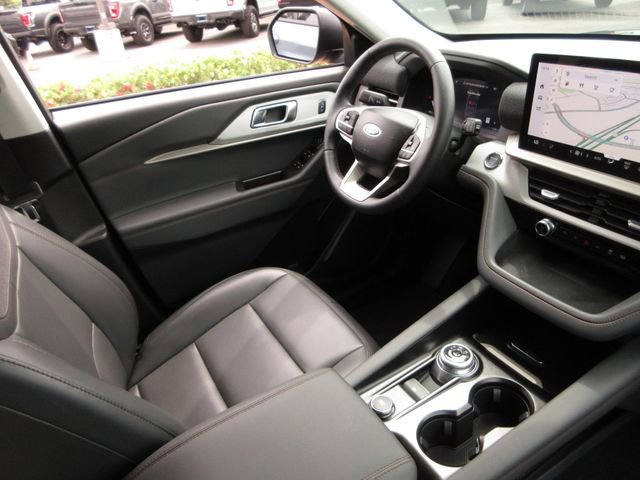 Certified 2025 Ford Explorer Active w/ Active Comfort Package image 23