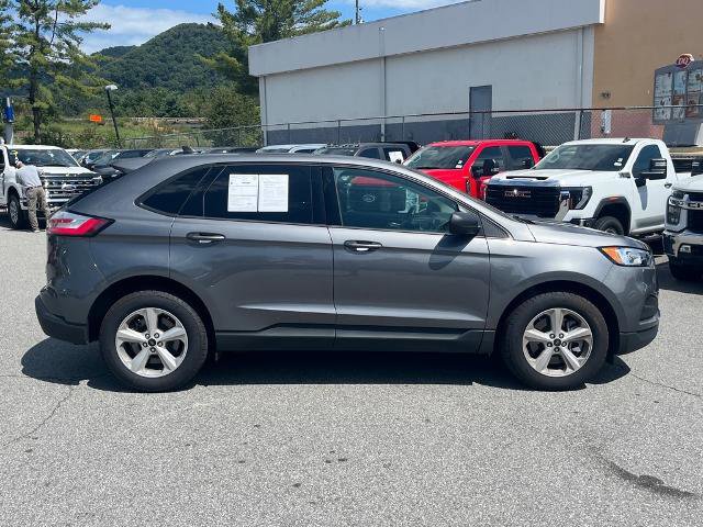 Certified 2024 Ford Edge SE image 2