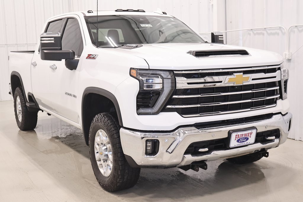 Used 2024 Chevrolet Silverado 2500 LTZ w/ LTZ Plus Package image 10