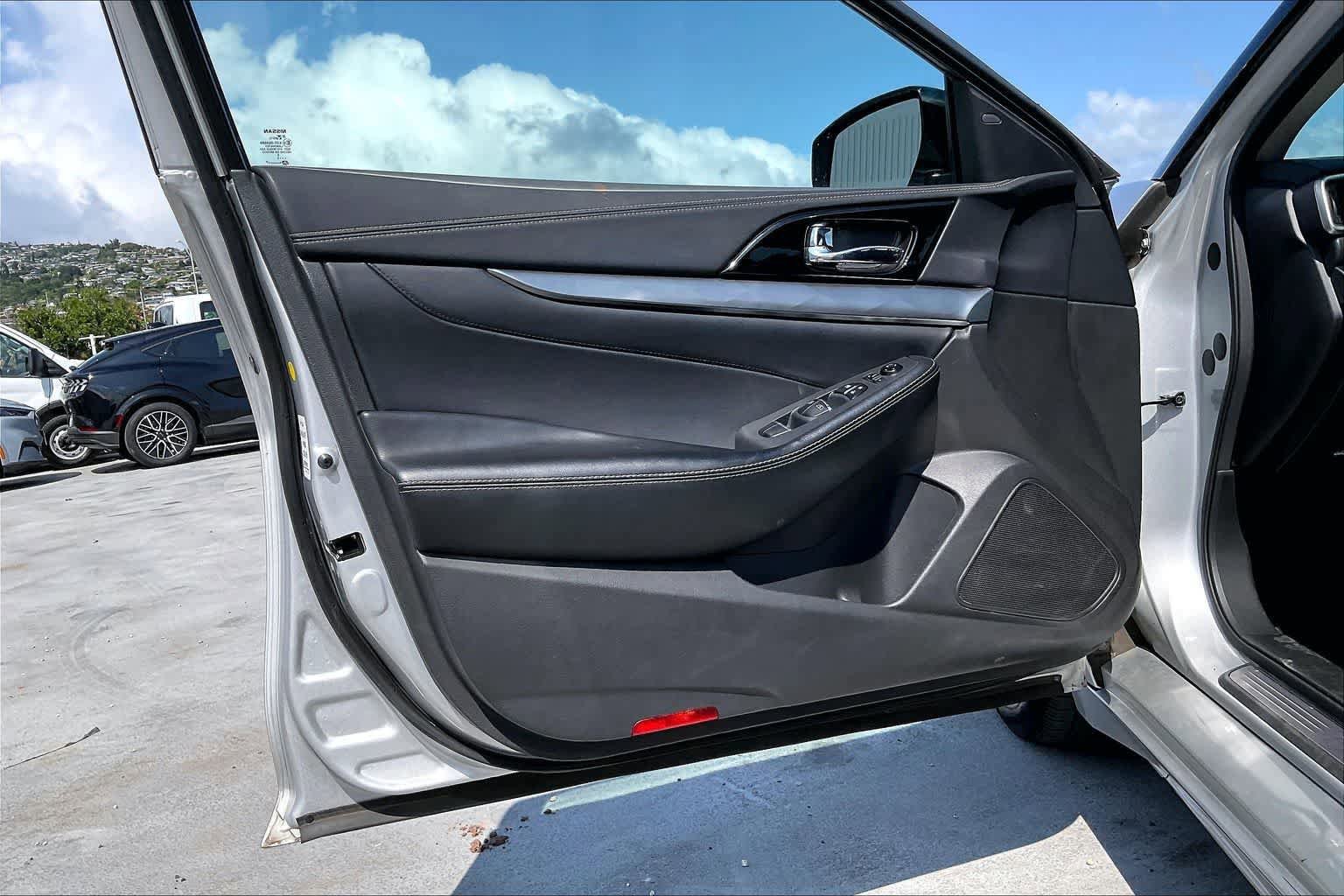 Used 2023 Nissan Maxima SV w/ Floor Mat Group FWD image 27