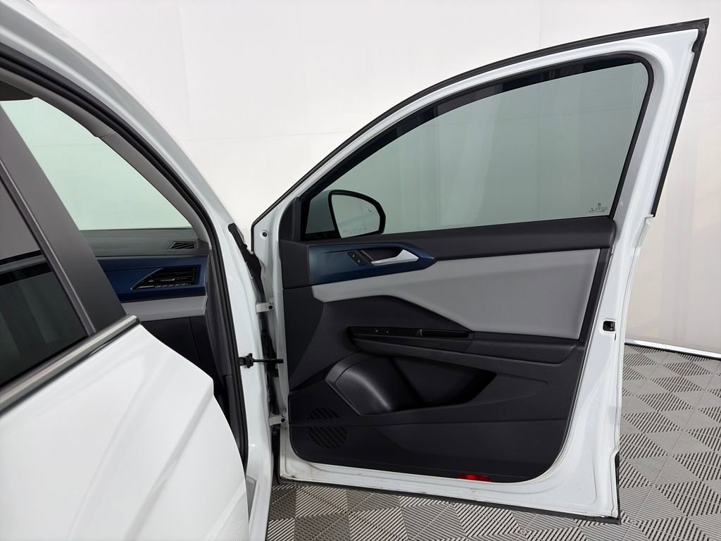 Used 2022 Volkswagen Taos SE image 30