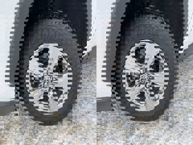 Used 2023 Toyota RAV4 XLE image 38