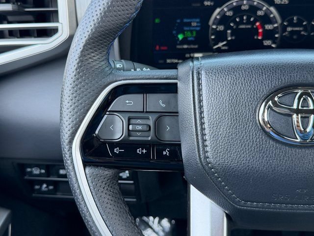 Used 2023 Toyota Sequoia Platinum AWD/4WD image 22
