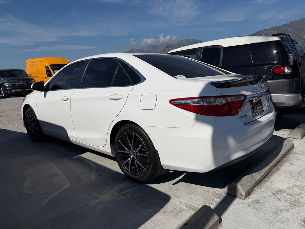 Used 2017 Toyota Camry LE image 4