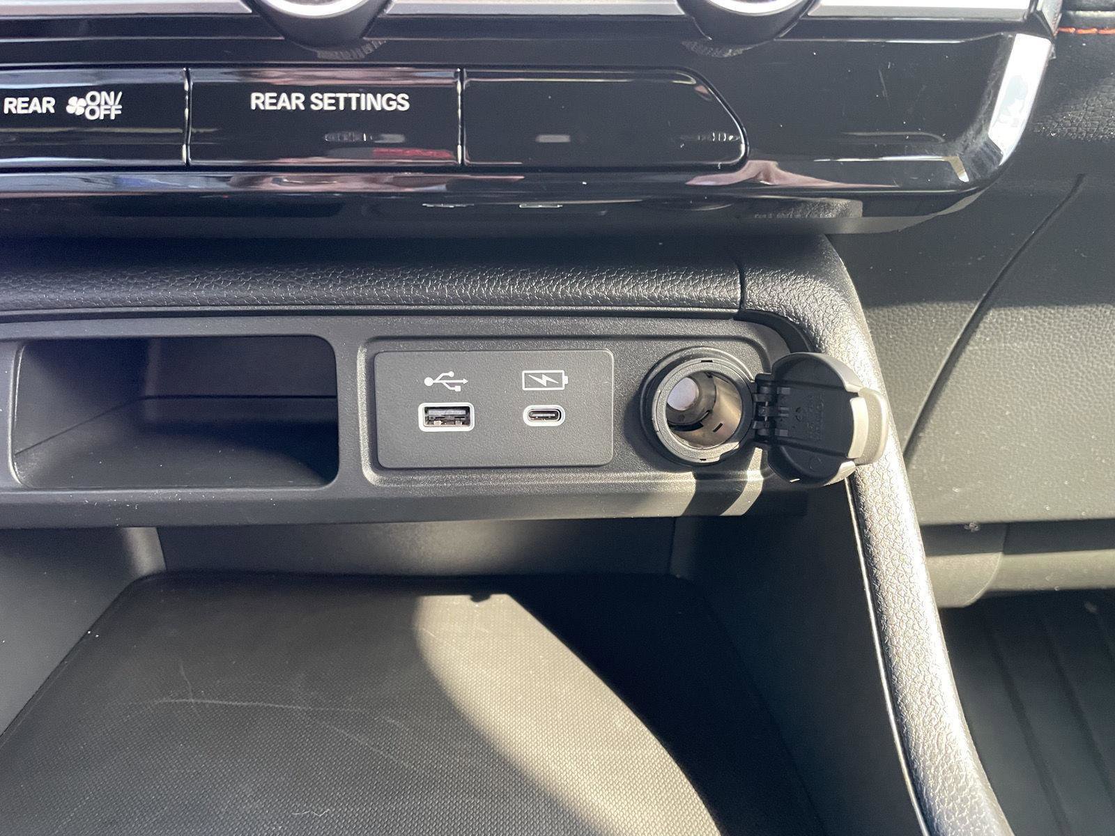 Used 2025 Honda Pilot Sport image 29