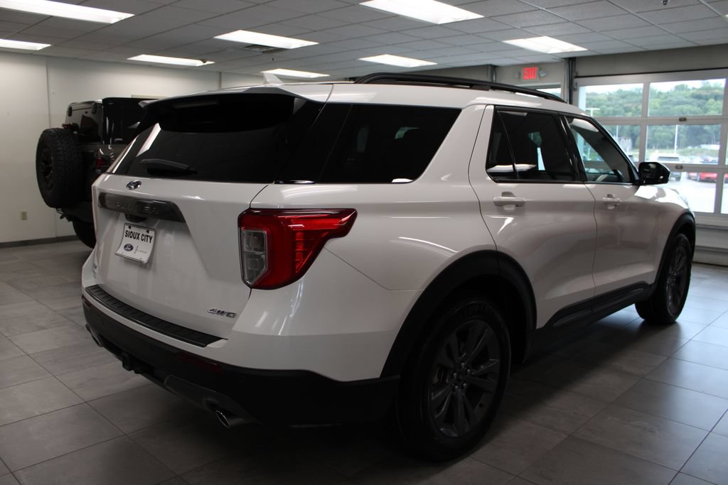 Certified 2023 Ford Explorer XLT w/ Equipment Group 202A AWD/4WD image 5