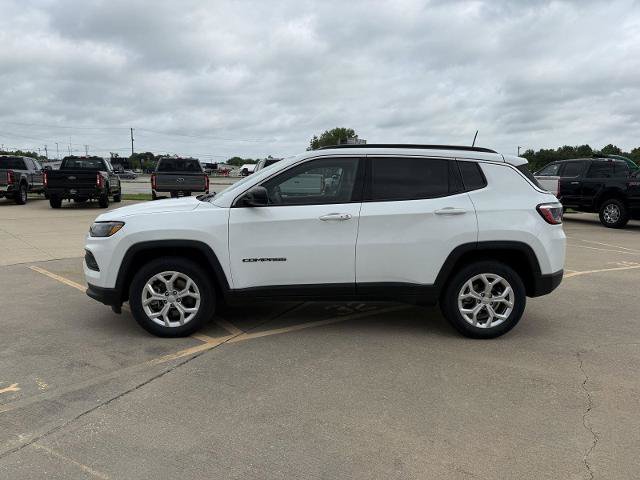 Used 2024 Jeep Compass Latitude AWD/4WD image 5