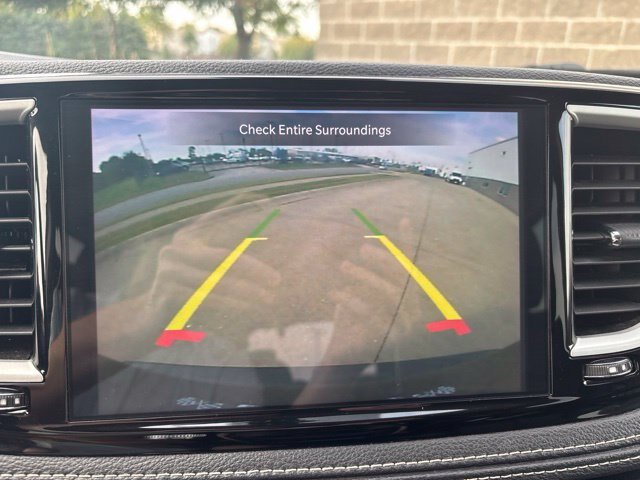 Used 2024 Chrysler Pacifica Limited FWD image 25