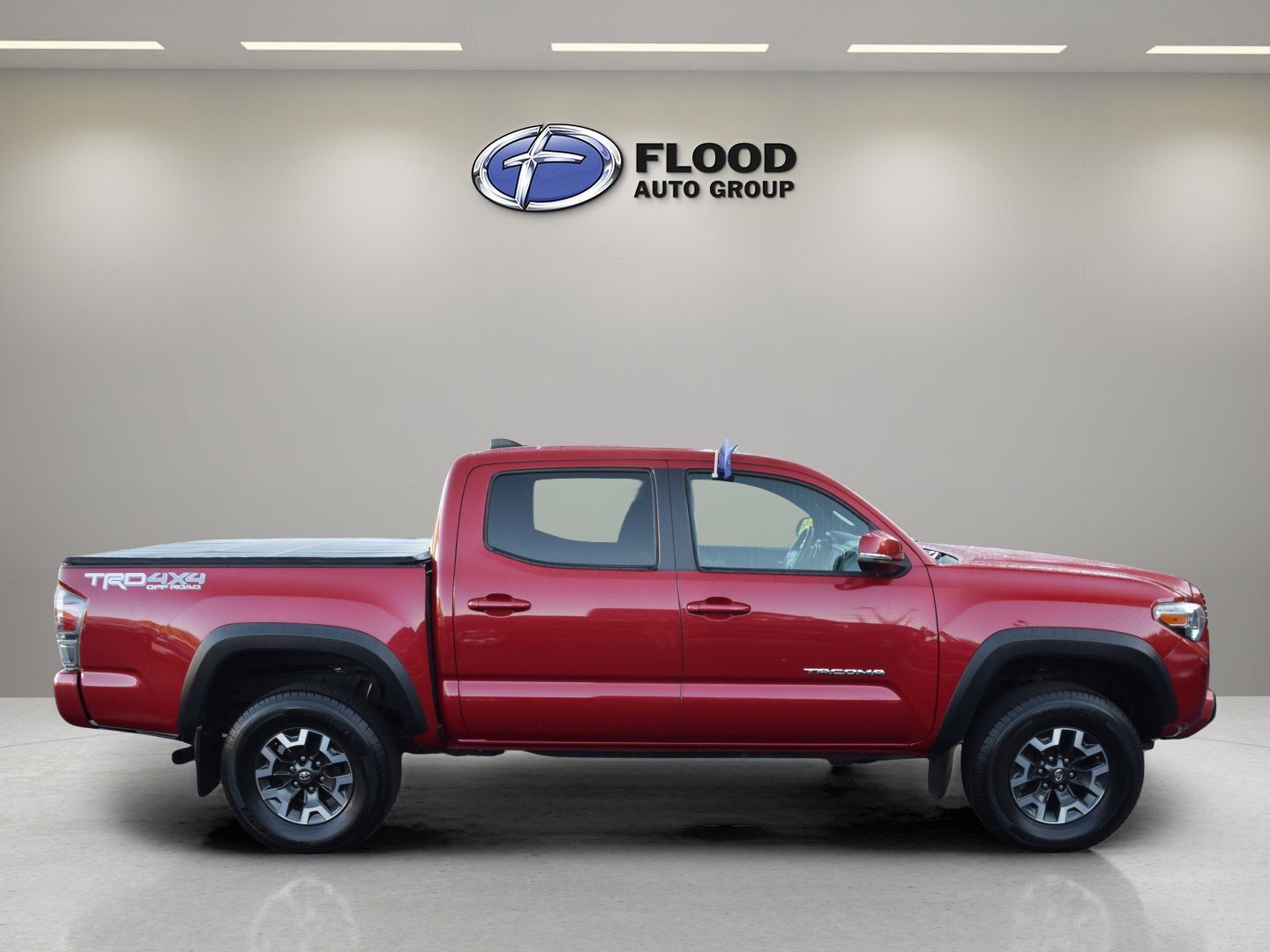 Used 2020 Toyota Tacoma TRD Off-Road w/ Technology Package AWD/4WD image 3
