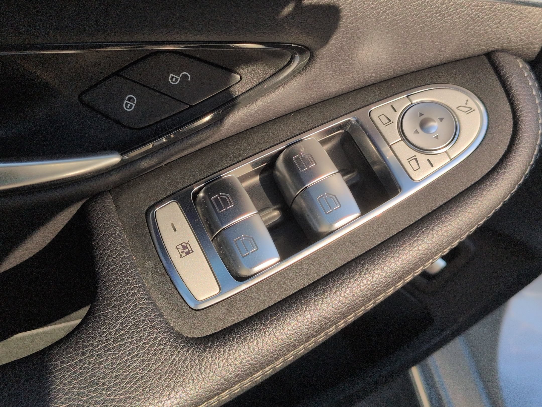 Used 2021 Mercedes-Benz C 300 Sedan w/ Premium Package image 14